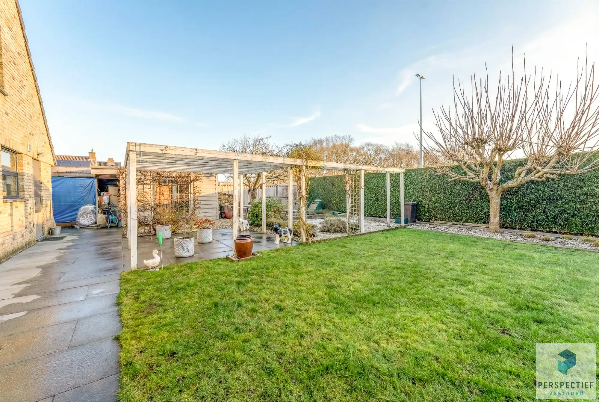 Centraal gelegen villa  met mooie tuin op 734 m² foto 19