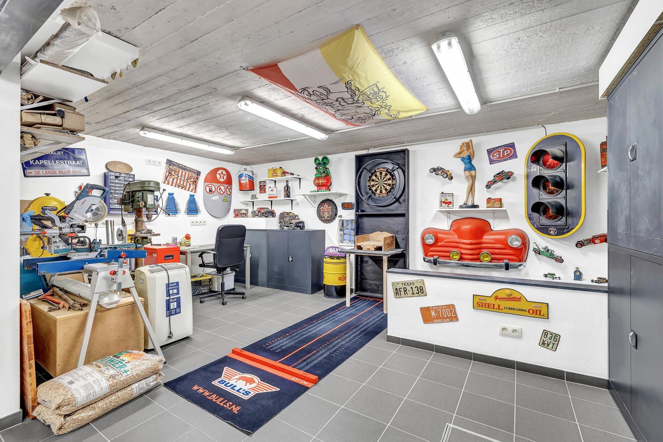 Instapklare woning met ruime garage en tuin foto 11