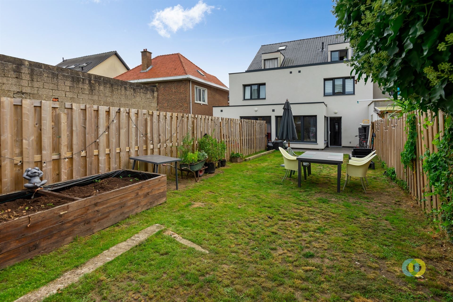 Gelijkvloers één-slaapkamer appartement met tuin. foto 6