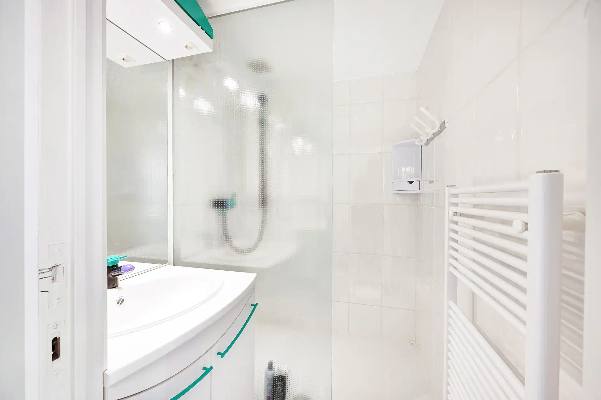 Lichtrijk hoekappartement met groot zuid gericht terras en adembenemend zeezicht foto 23