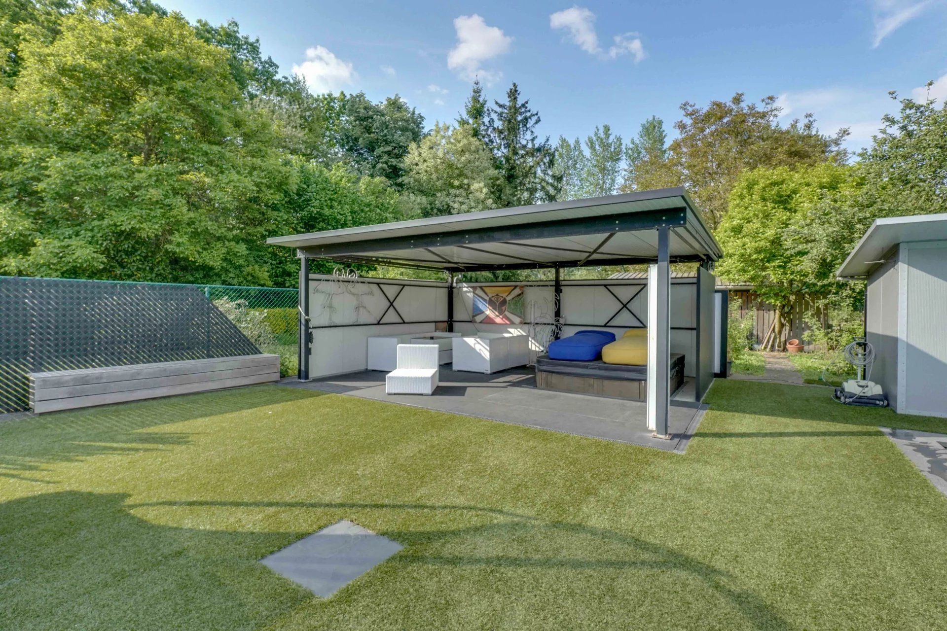 Ruime woning met zwembad op mooi groot perceel foto 42