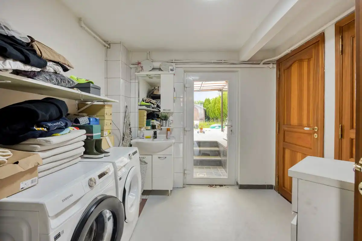 Ruime gezinswoning met garage en zonnige tuin in Strombeek-Bever foto 22