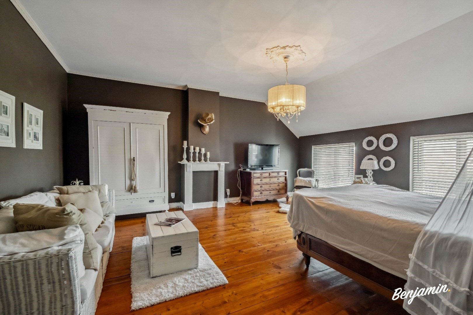 Karaktervol herenhuis met 4 slaapkamers en gezellige tuin in Menen foto 25