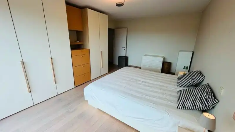 Exclusieve penthouse met 2 slaapkamers, royaal zonneterras en uniek groen uitzicht foto 25