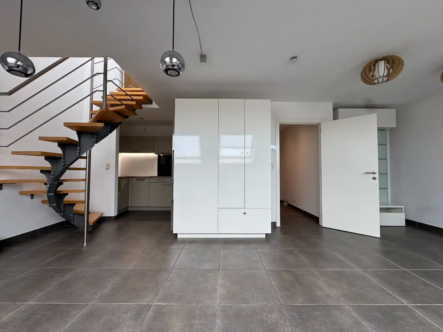 TE HUUR - Duplex appartement met 2slpk en terras foto {{pictureIndex}}