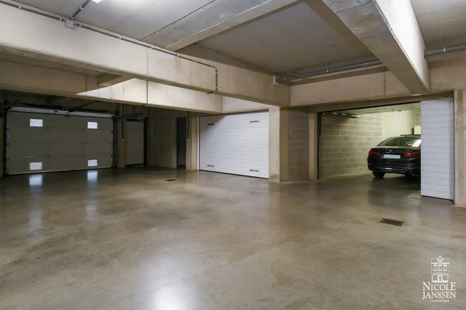Ruim en luxueus appartement van 190m² met twee mooie terrassen en garage foto 37