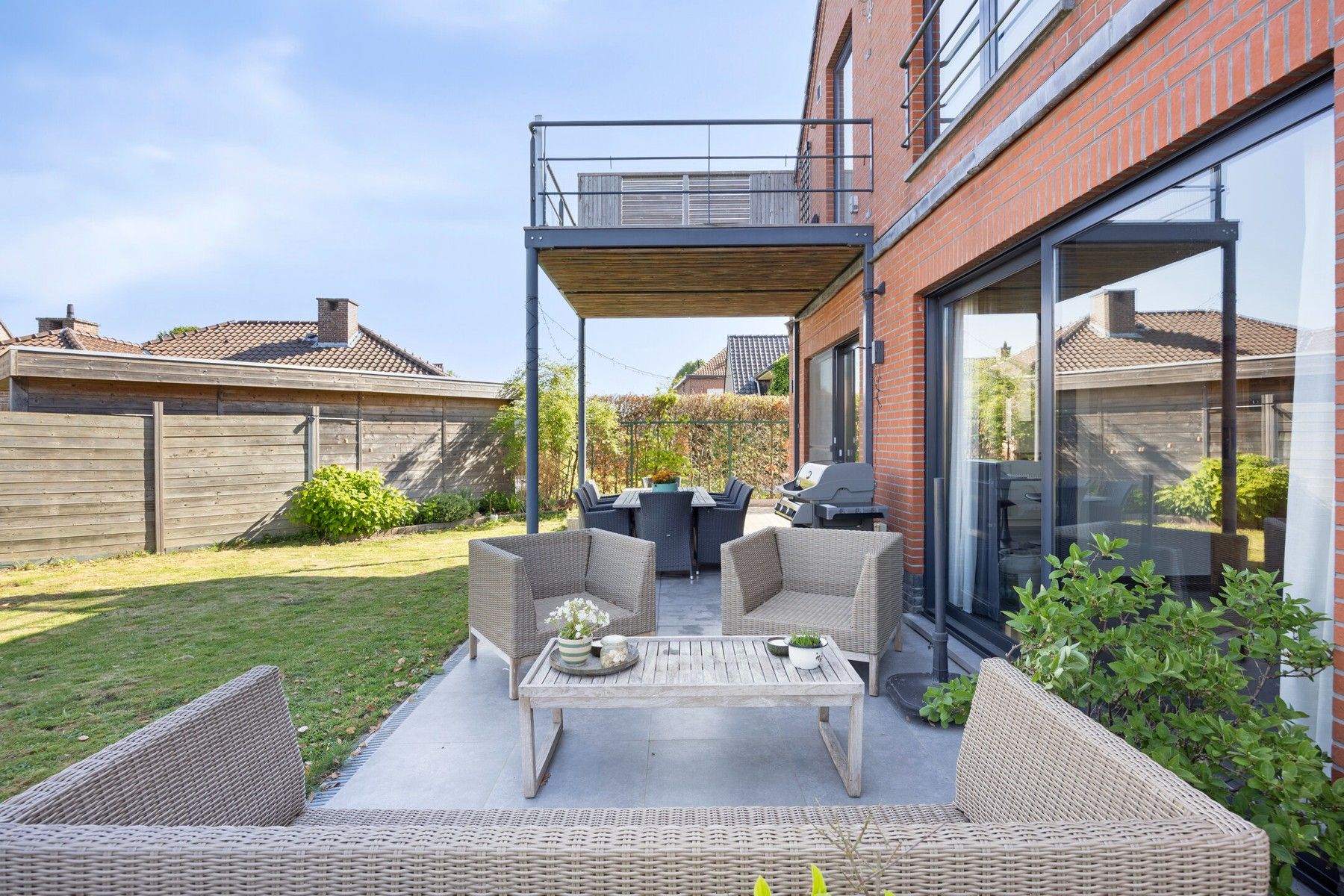 Gelijkvloersappartement met terras en kleine tuin foto 18