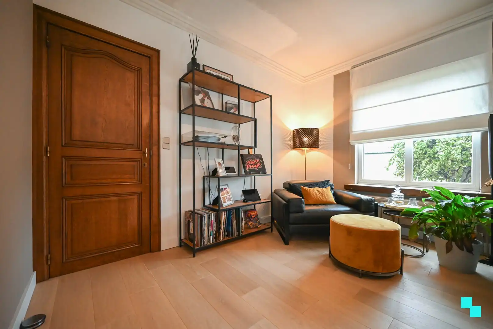 Ruime, instapklare gezinswoning met vier slaapkamers en dubbele garage, vlakbij centrum Izegem foto 8