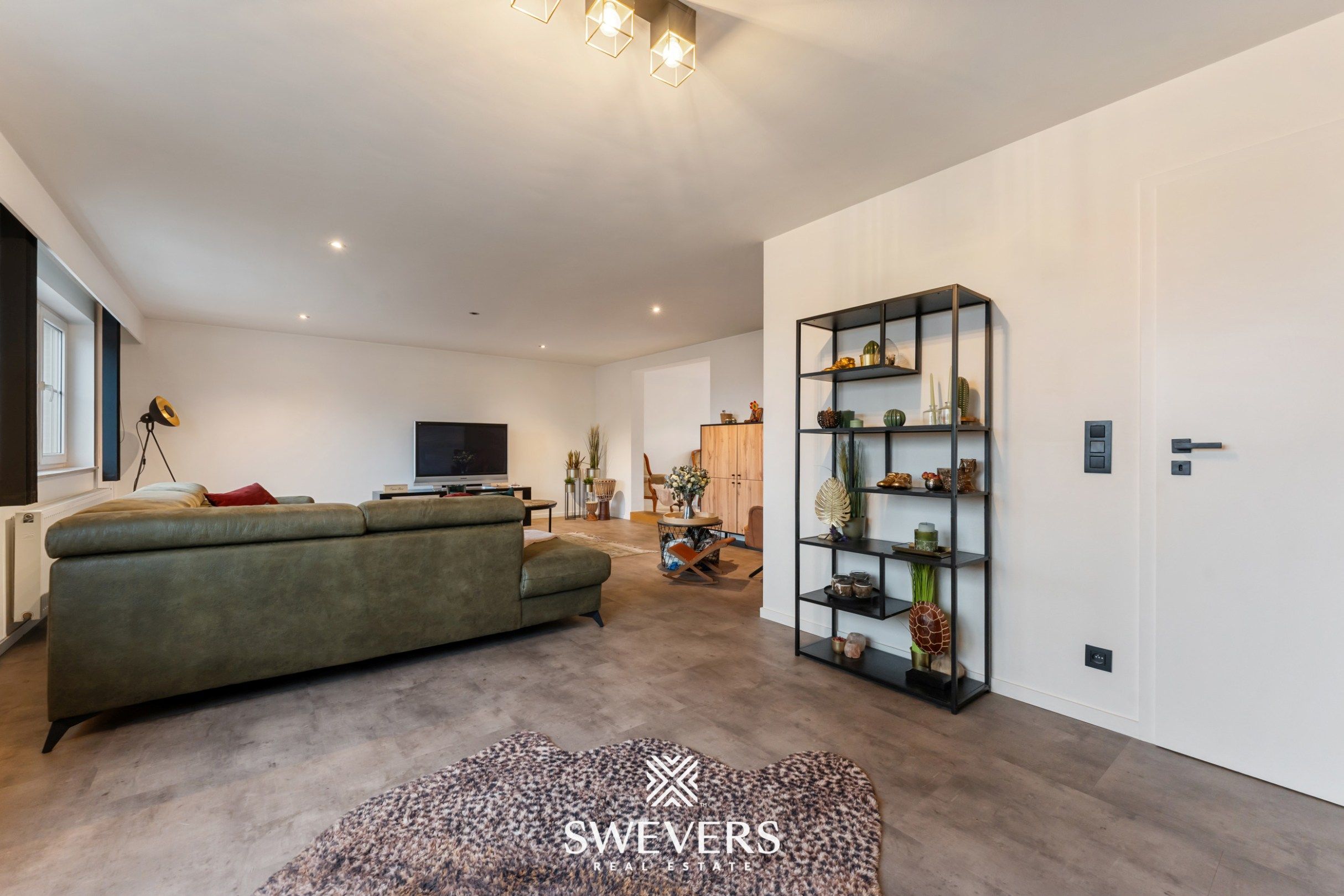 Opbrengsteigendom met handelspand, ruim appartement en uitbreidingspotentieel in hartje Heusden-Zolder foto 30