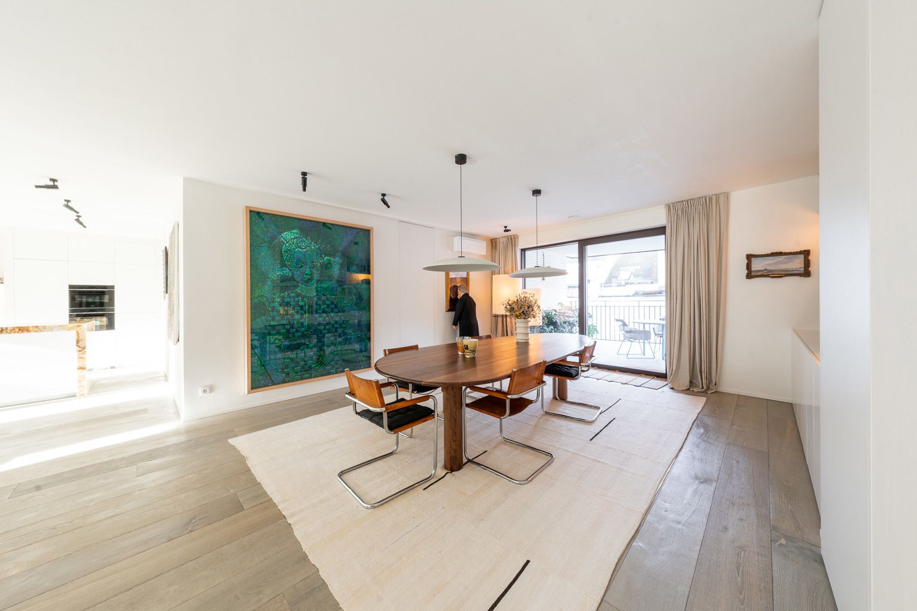 Riant luxe appartement met Parijse charme aan De Graanmarkt foto 6