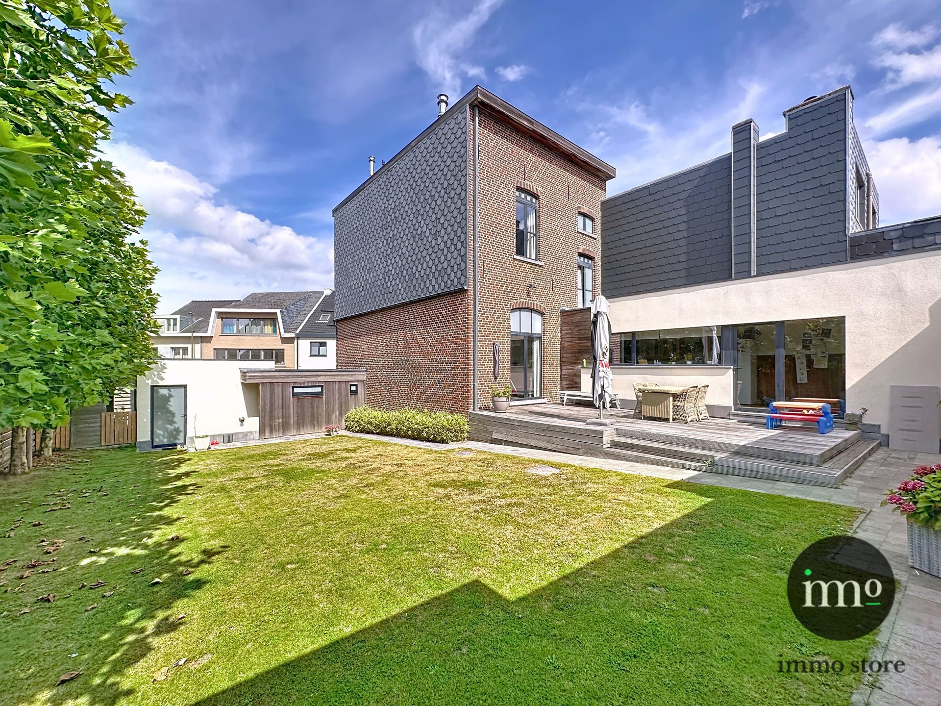 Gerenoveerd herenhuis met praktijkruimte/kangoeroewonen. foto 2