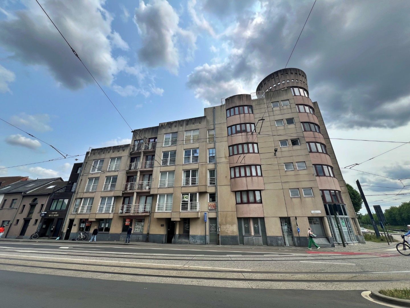 Studio te huur – Contributiestraat 47, 9000 Gent (1e verdieping) foto {{pictureIndex}}