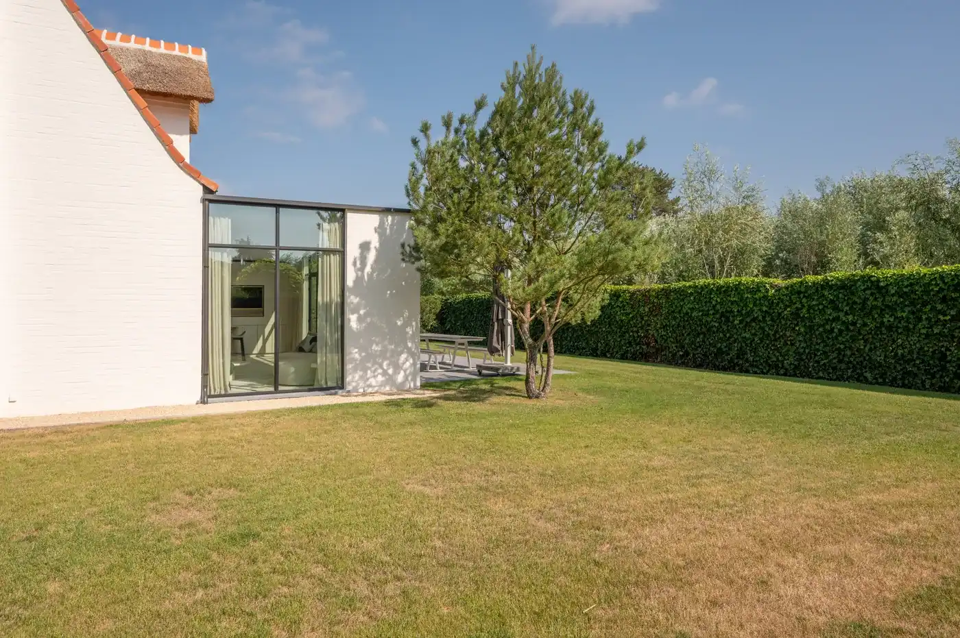 Elegante gerenoveerde villa aan de rand van het Zoute genietend van alle privacy foto 12