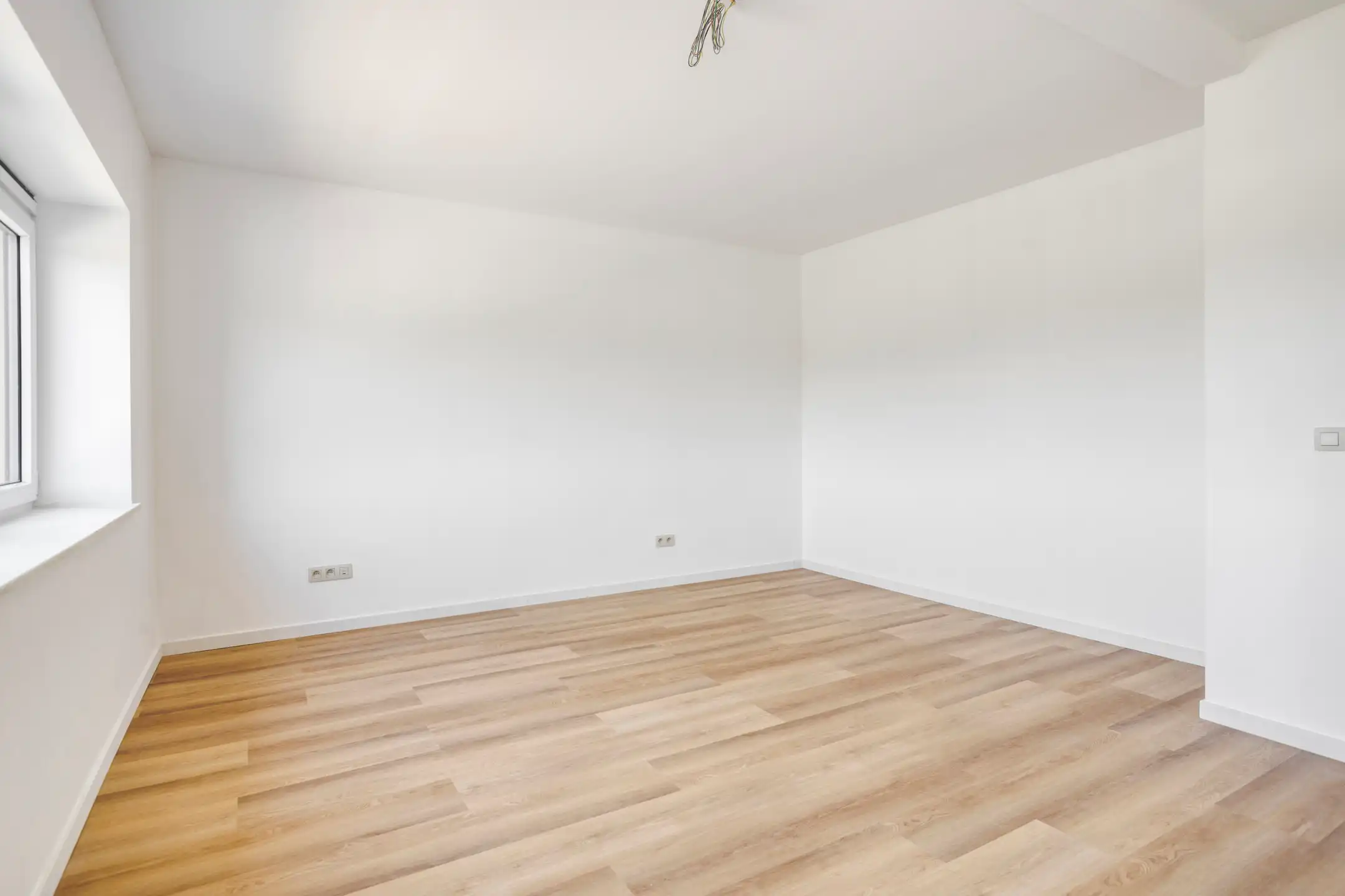 Ruime gerenoveerde woning (230 m²) nabij Gouden Kruispunt foto 14