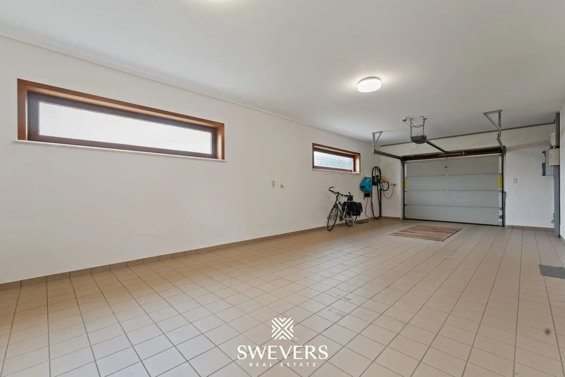 Villa met 395m² woonruimte op 48a zuidgericht perceel foto 26