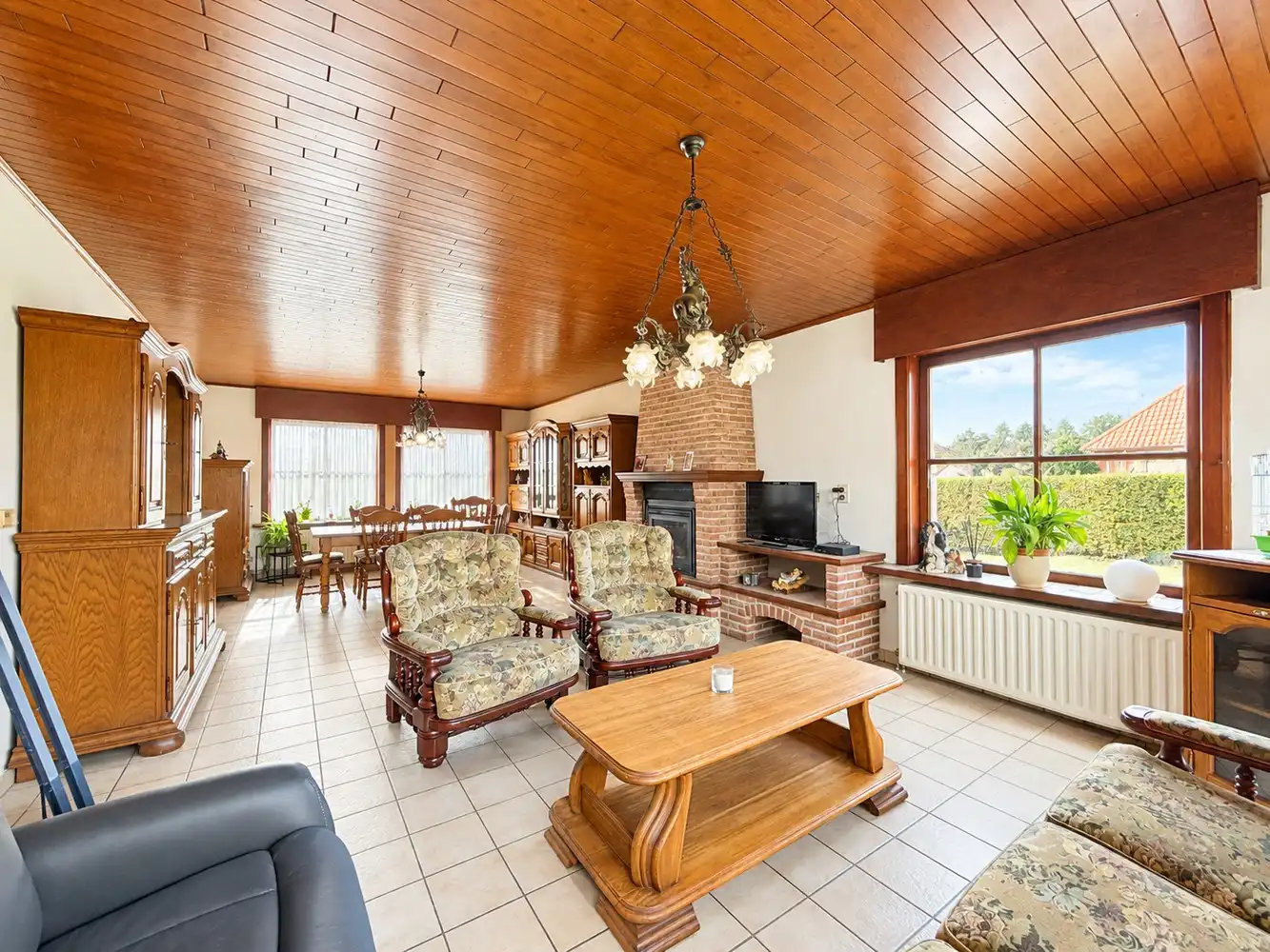 Ruime, lichtrijke gezinswoning (5 slpks) +tuin (1369m²) foto 5