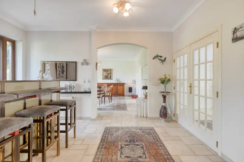 STATIGE VILLA MET PRACHTIGE TUIN OP EEN PERCEEL VAN 1.430 m². foto 9