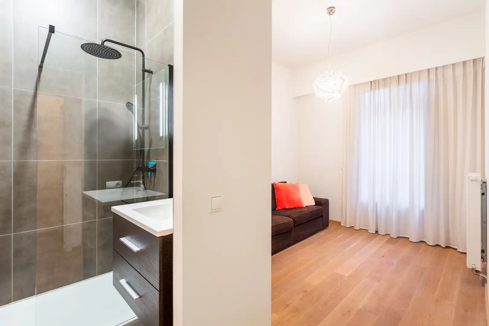 Gemeubeld gelijkvloers met grote buitenruimte op toplocatie foto 21