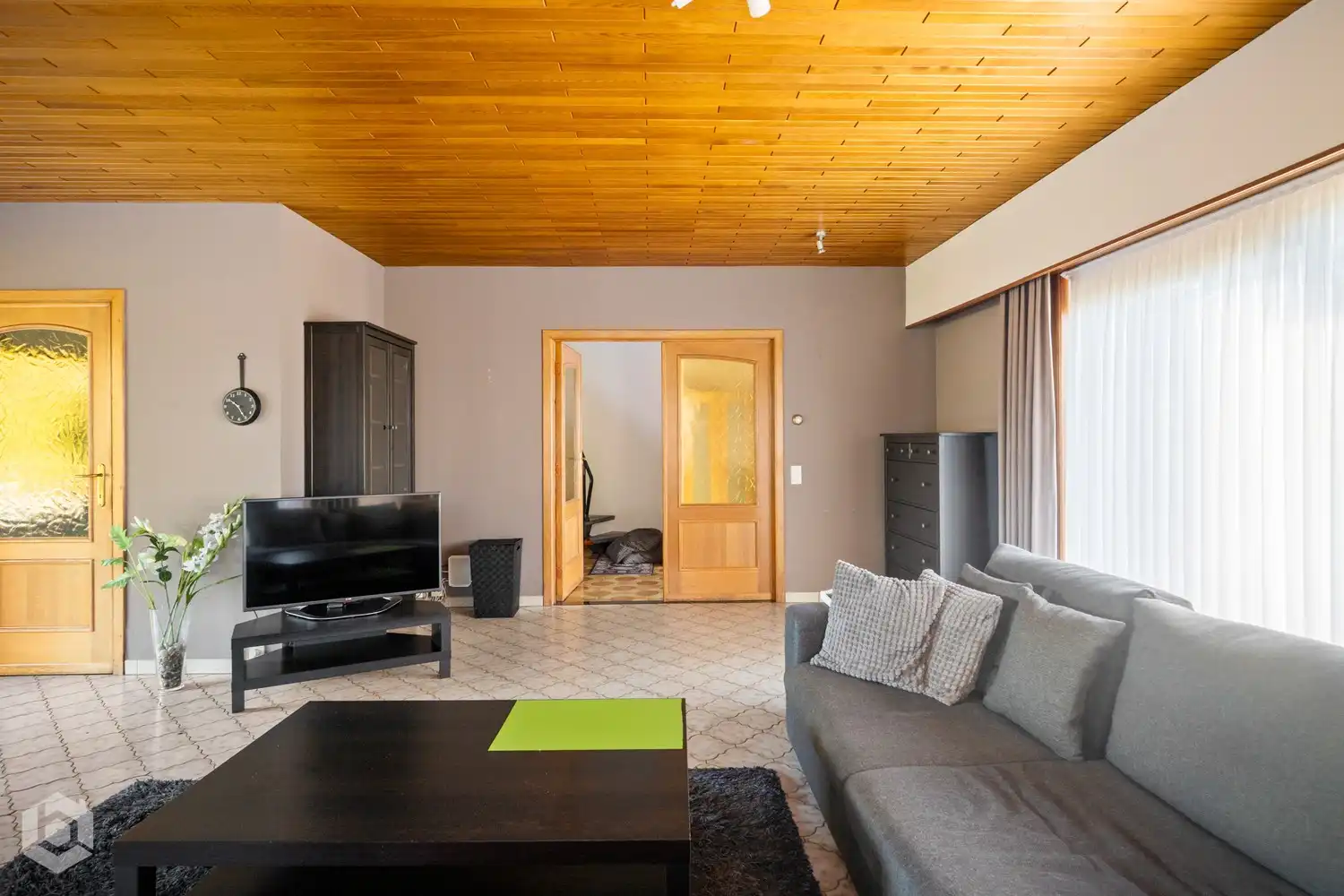 Woning met 3 à 4 slpkrs en grote garage (mogelijk tot handel) foto 5