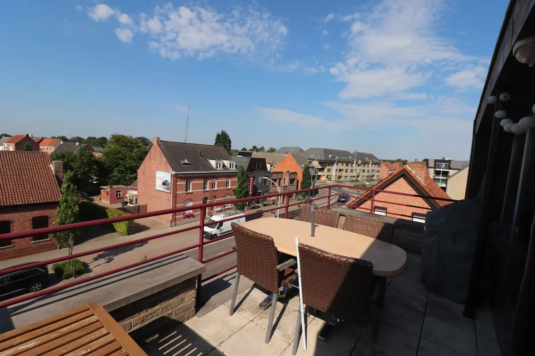Ruim 1-slaapkamerappartement (121m²) met lift, terras, garage en autostaanplaats. foto 13