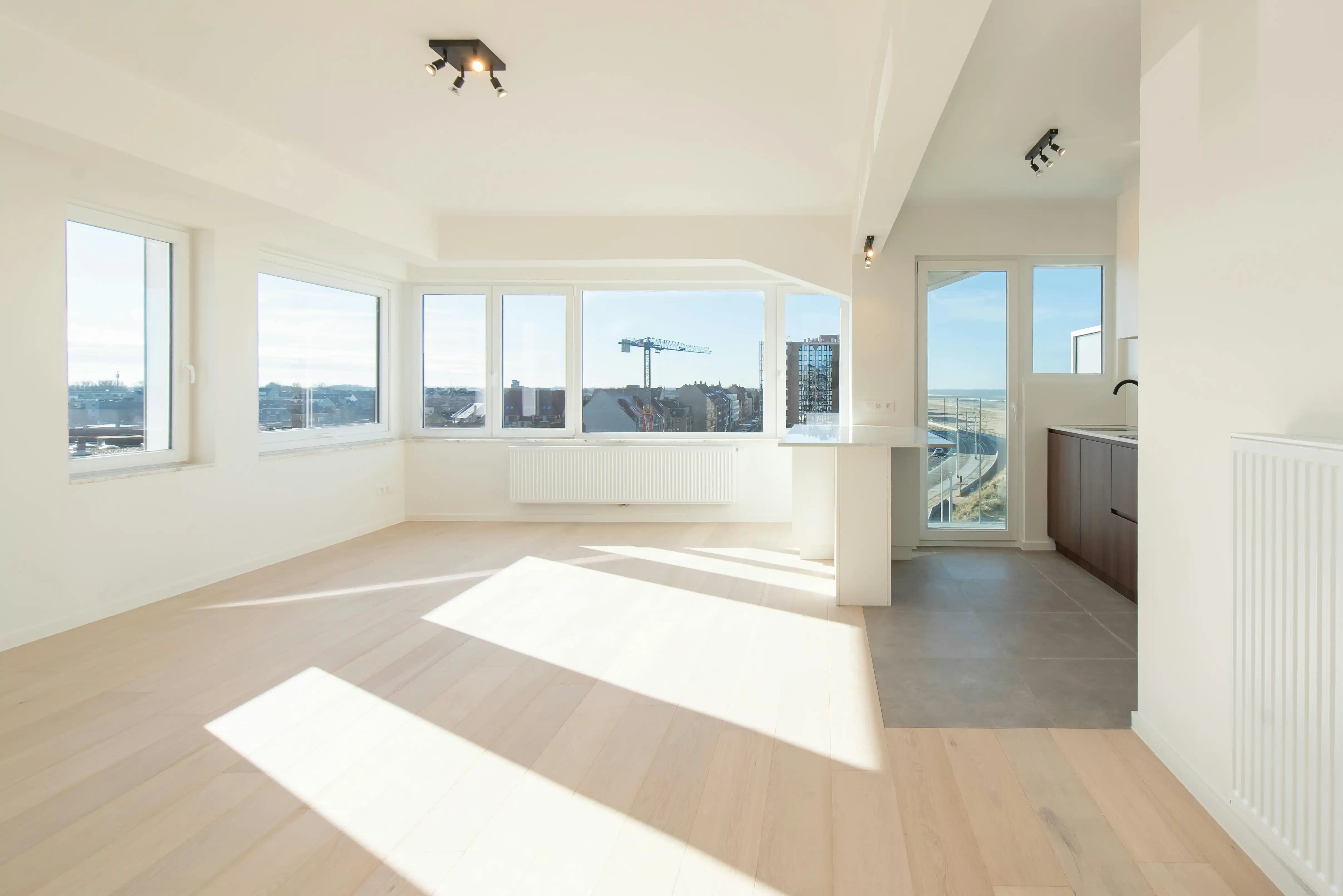 Gerenoveerd hoekappartement met prachtig open zicht foto 2