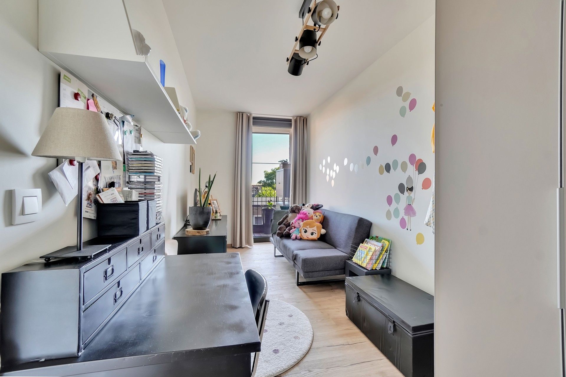 Trendy 2 slaapkamer appartement met prachtig terras en gemeenschappelijke binnentuin in hartje Hasselt. foto 10