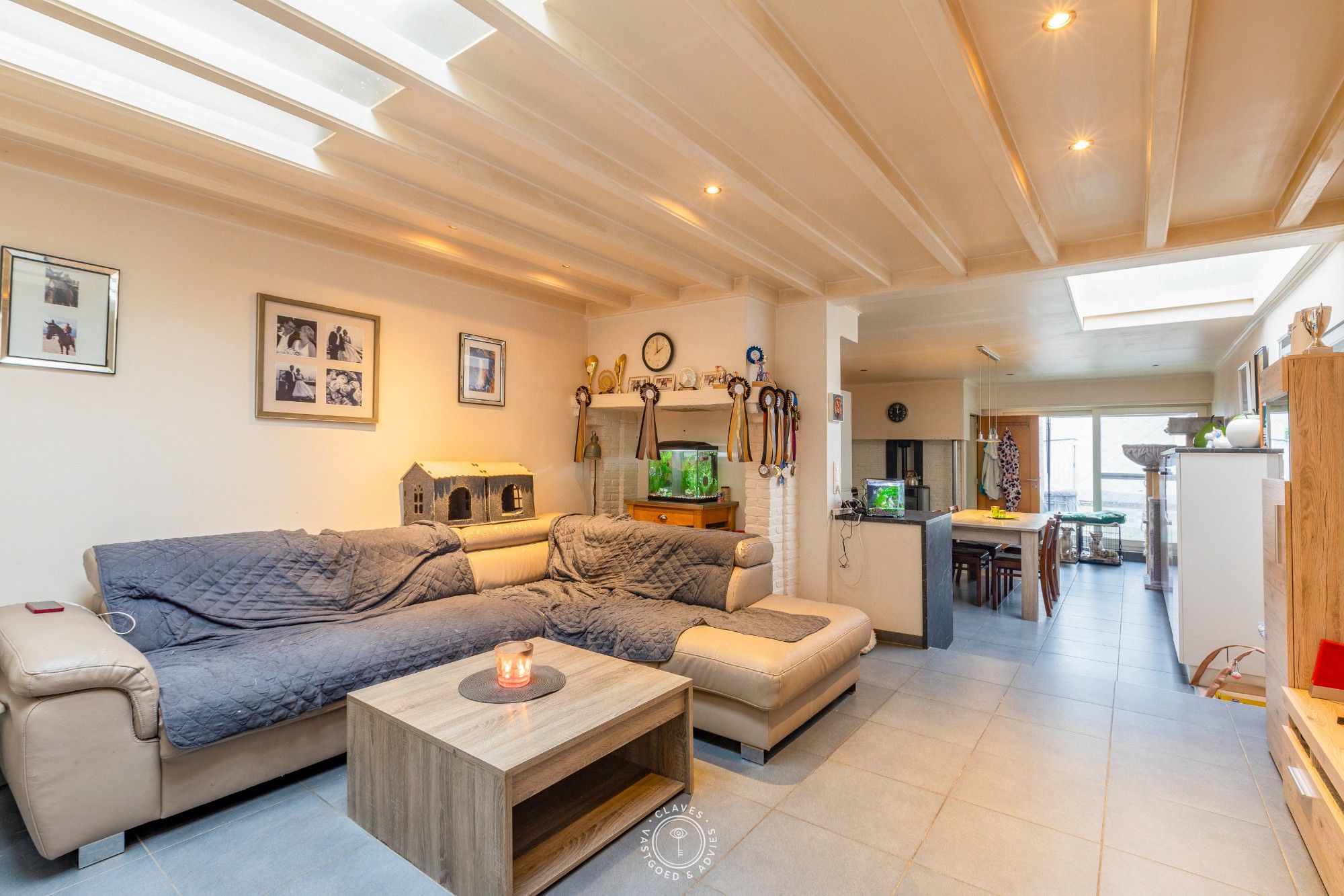 Drieslaapkamer woning met handelsfunctie aan het station van Beveren foto 3