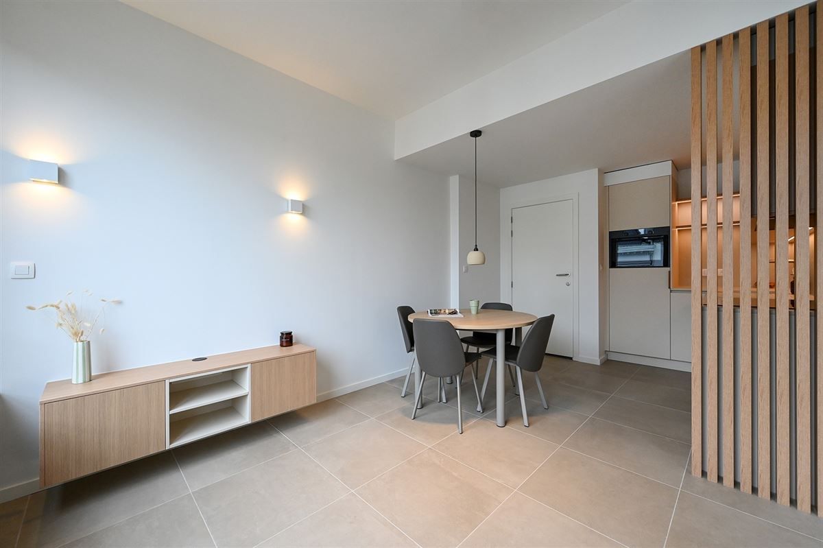 Recent gerenoveerd studio-appartement met aparte slaapkamer foto 6