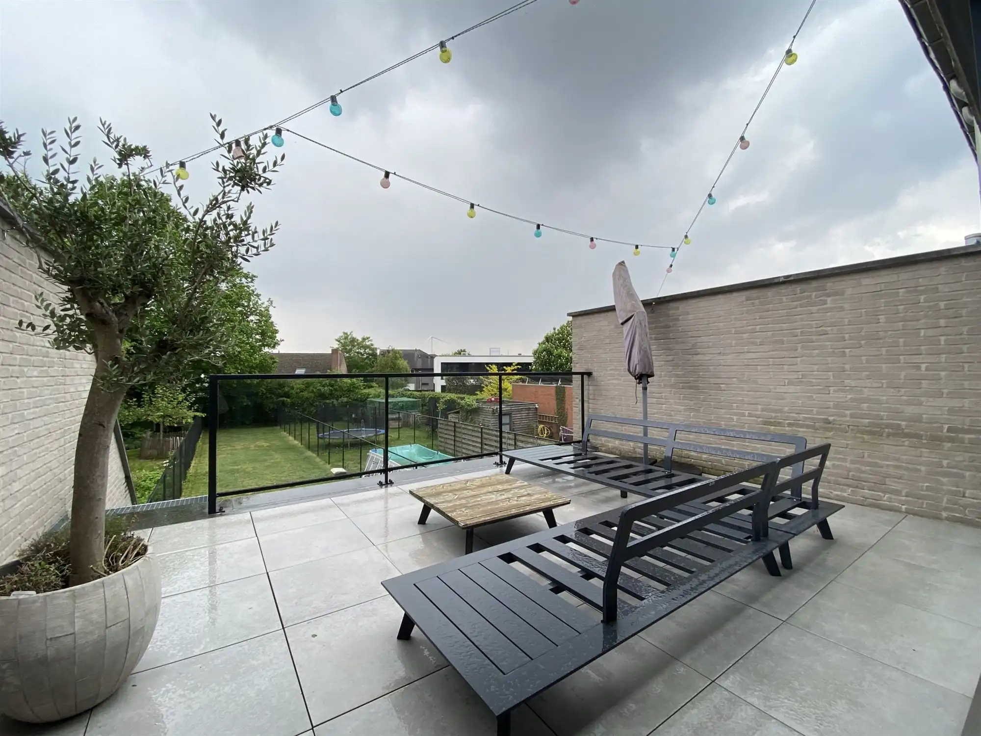 Knappe en ruime bel-etage met 3 slaapkamers, grote garage en tuin. foto 5