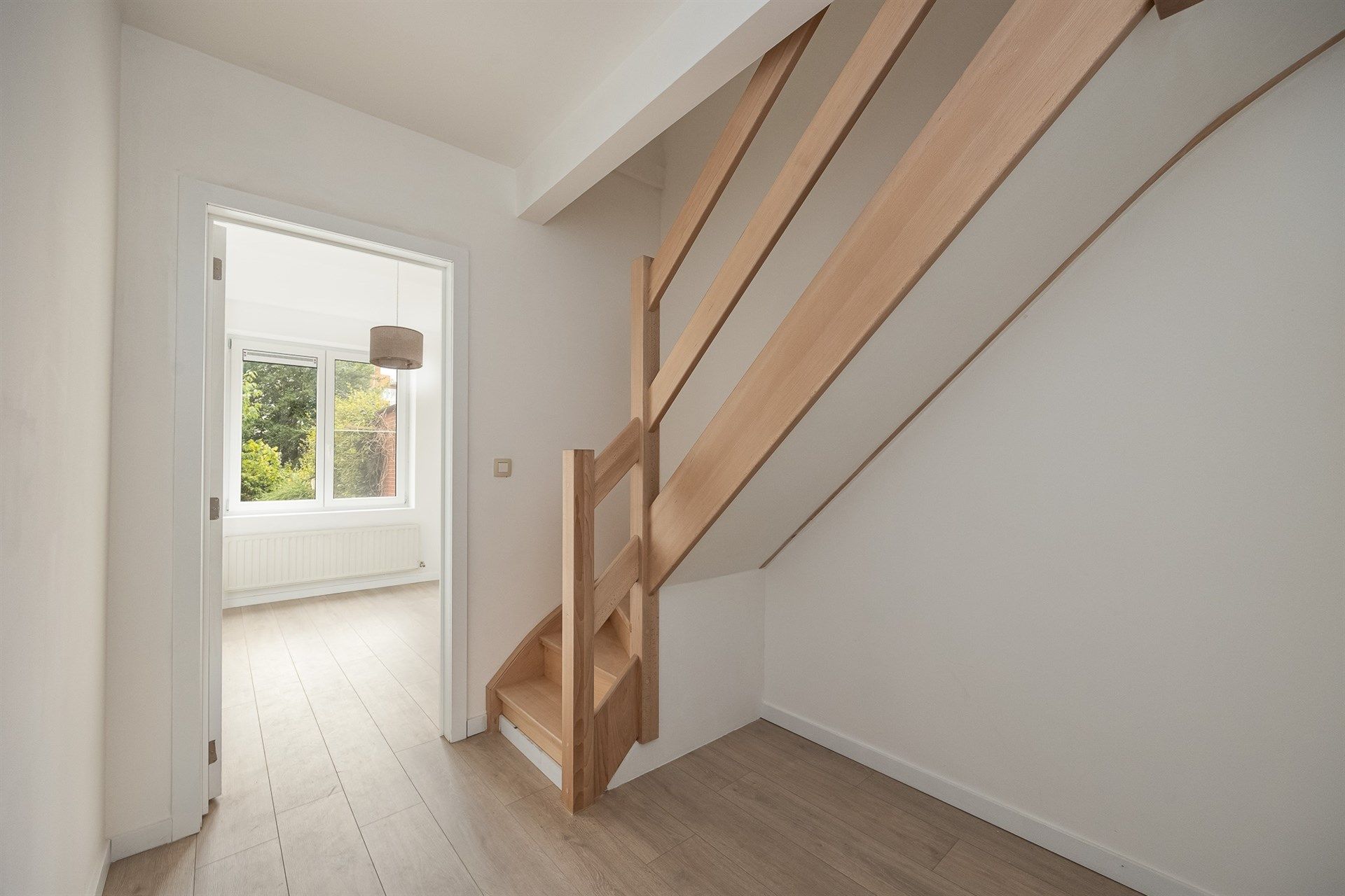 Gelijkvloerse instapklare duplex met tuin en mogelijkheid tot Praktijkruimte in Borgerhout Extra Muros foto 3