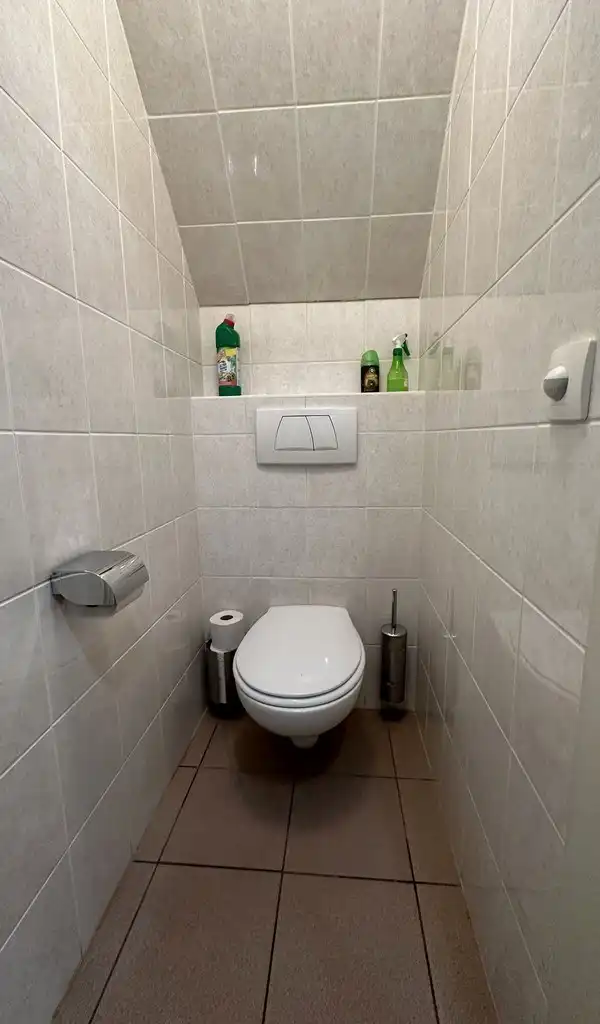 Instapklaar kantoor te huur in Brandstraat in Lokeren foto 19