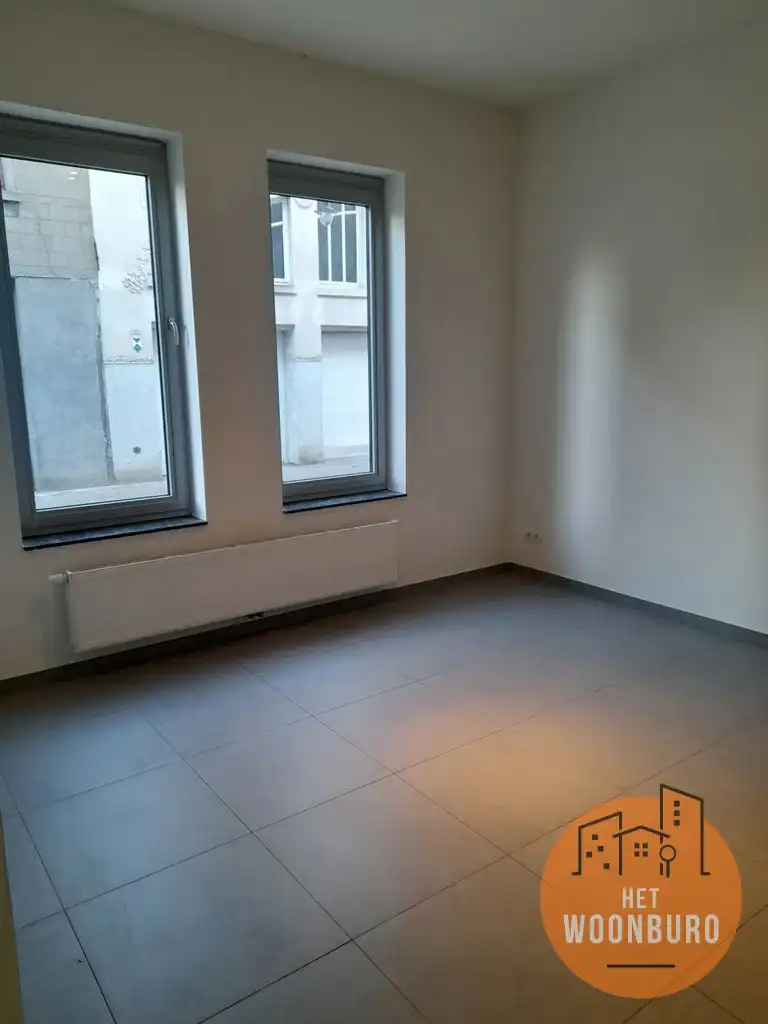 Studio gelijkvloers met badkamer en slaaphoek apart foto 4