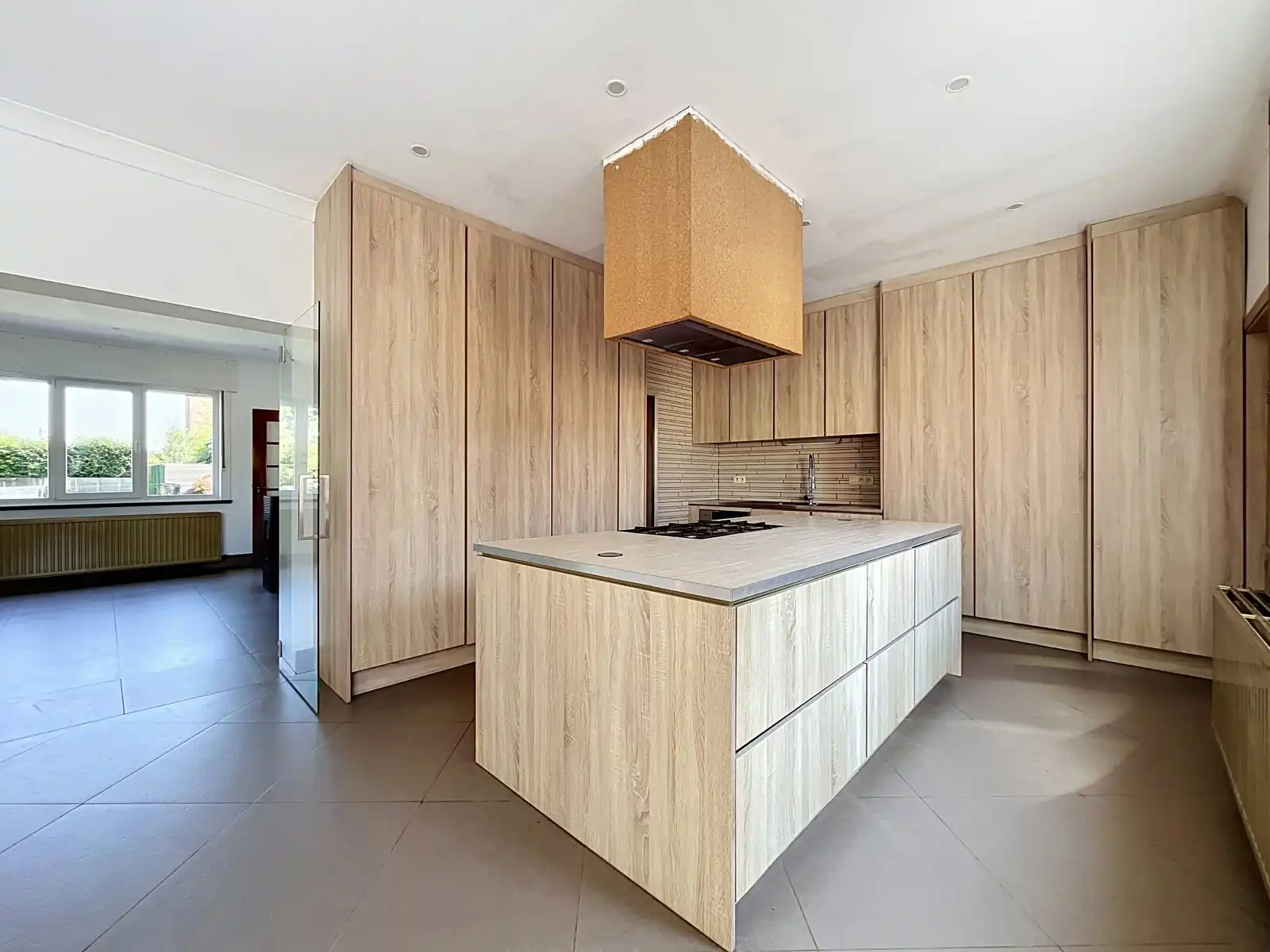 Charmante en opgefriste woning te Nieuwerkerken foto 6