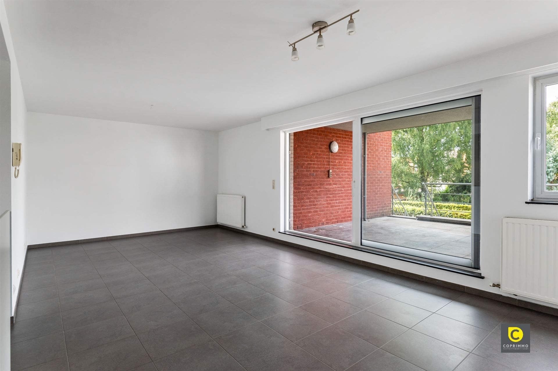 Appartement met terras+tuin en autostaanplaats foto 3