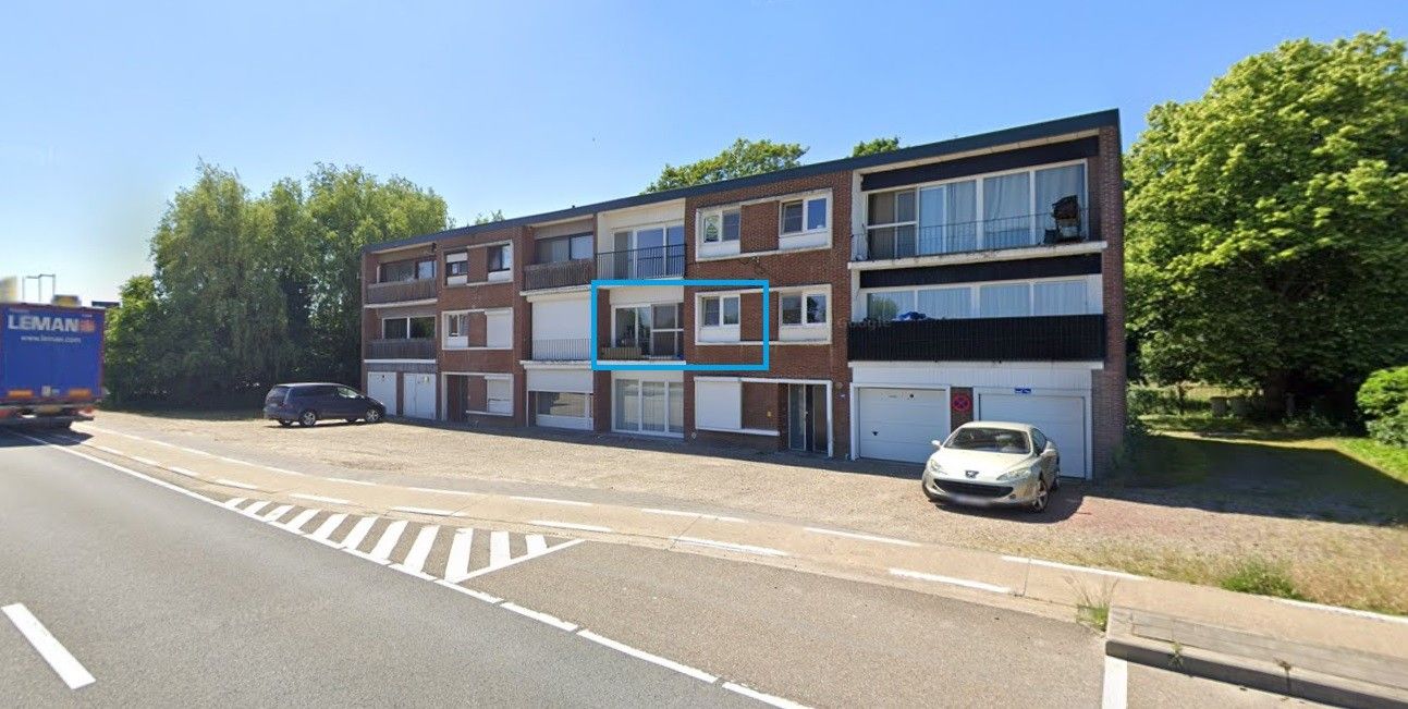 Centraal gelegen appartement met 3 slaapkamers en garage in Residentie Peterheimsveld, te Smeermaas, Lanaken foto {{pictureIndex}}