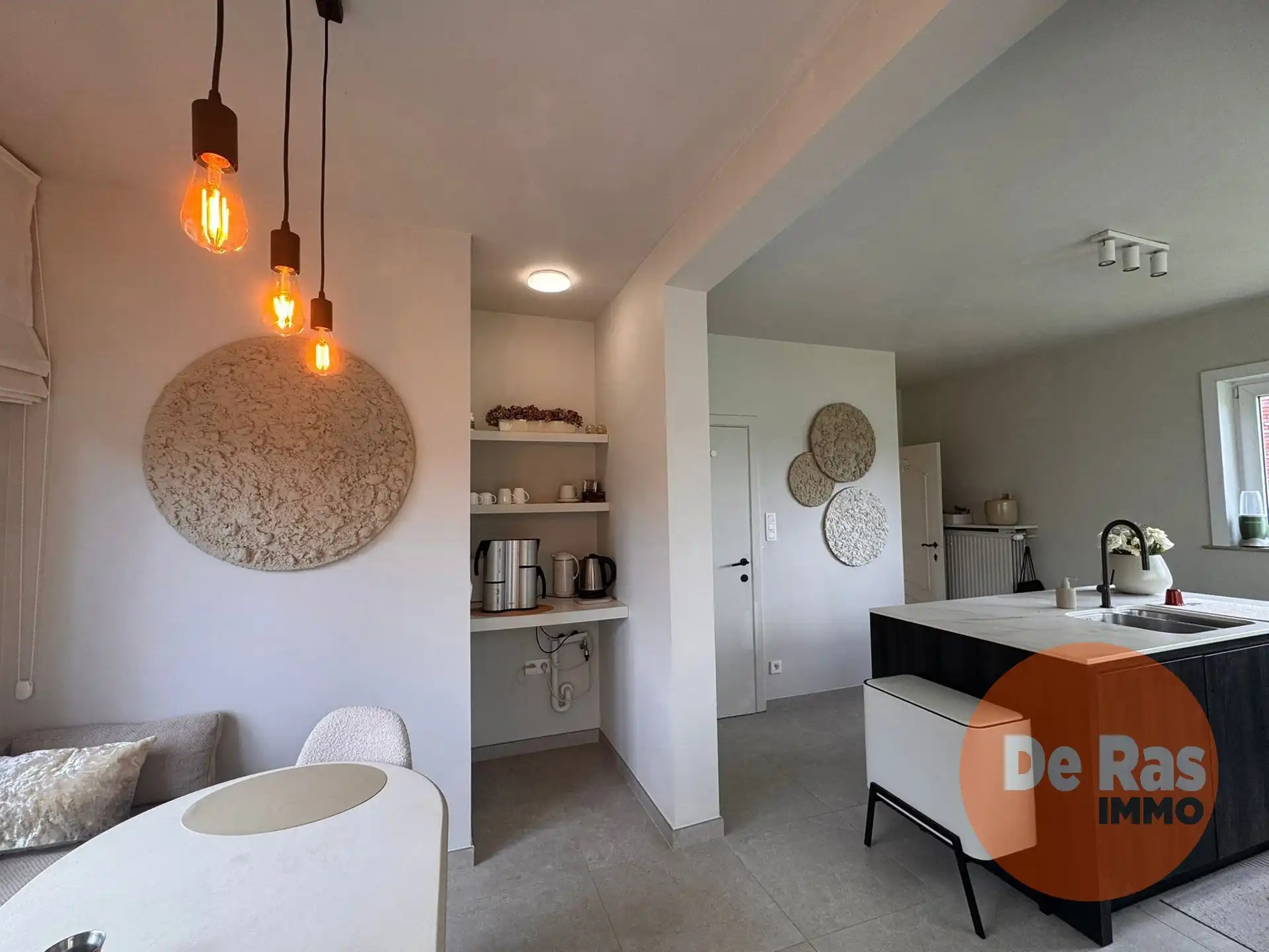HERZELE- Gerenoveerde villa in een groen kader nabij centrum foto 12