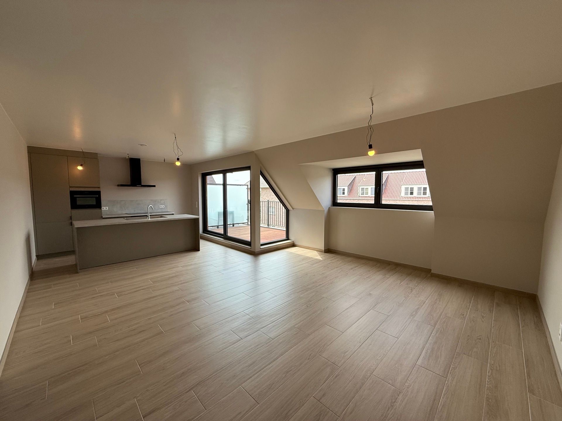 SERSKAMP - Lichtrijk NIEUWBOUW BEN-appartement met staanplaats. foto {{pictureIndex}}