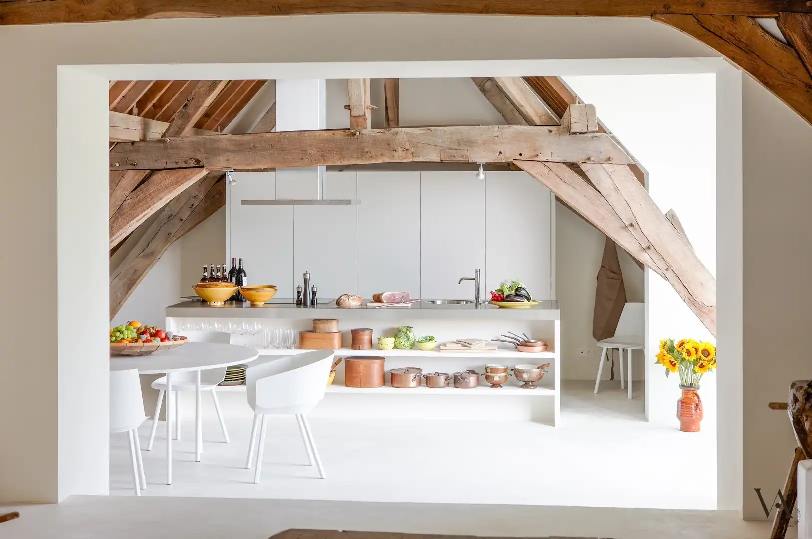 Unieke loft van ca. 160 m² met terras en privétuin in historisch Abdiskwartier foto 7
