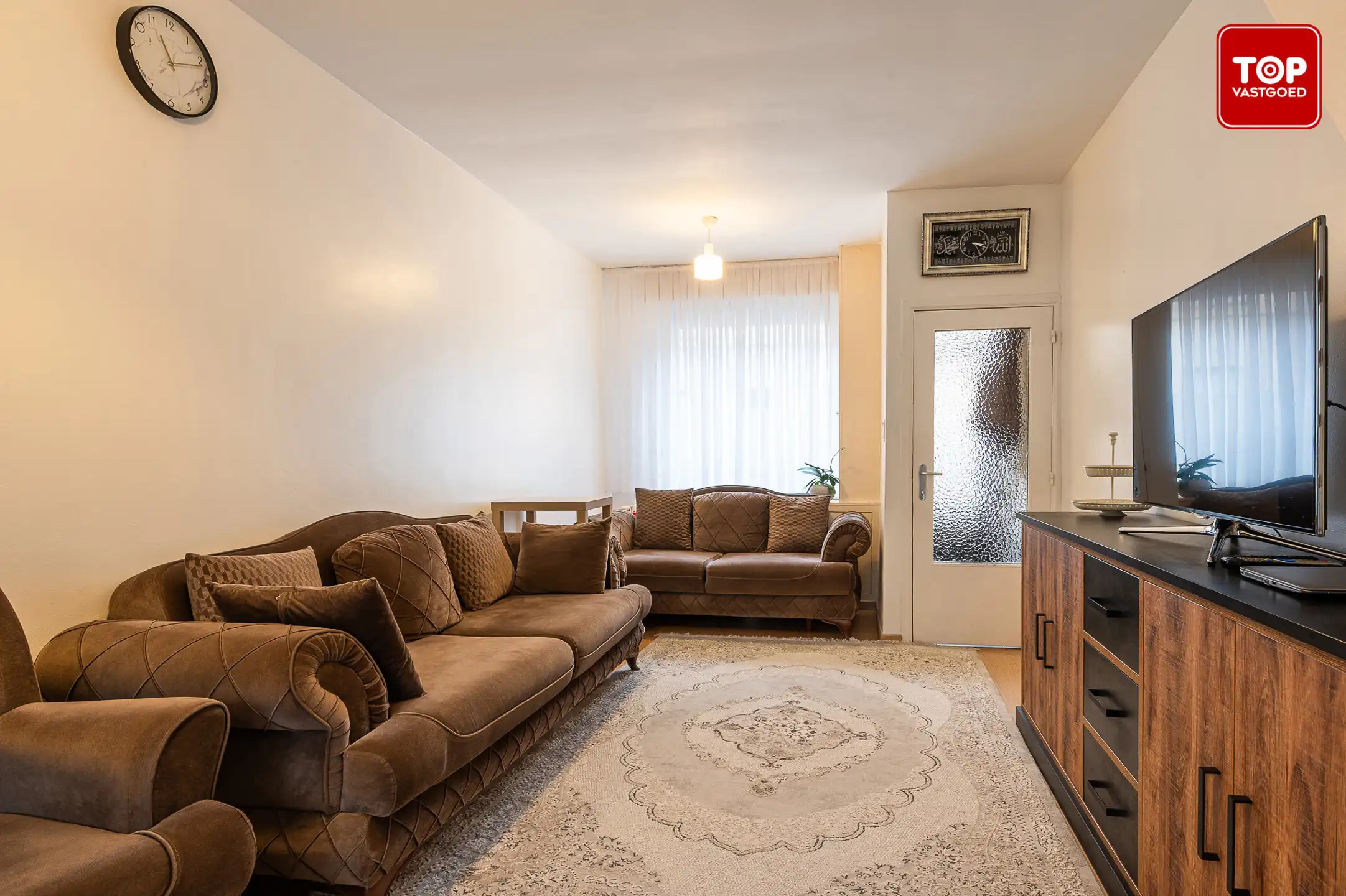 Instapklare stadswoning met 4 slaapkamers en ruime koer. foto 4