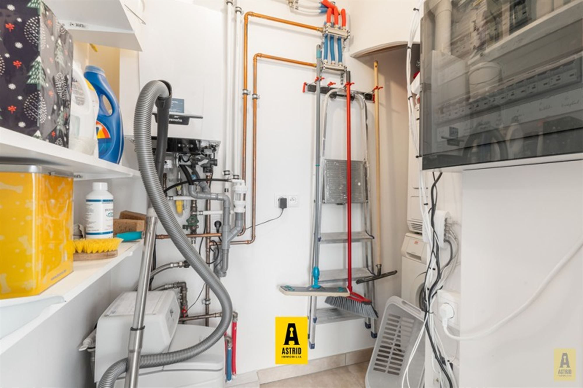 🌊 Instapklaar duplexappartement in hartje Bredene! foto 9