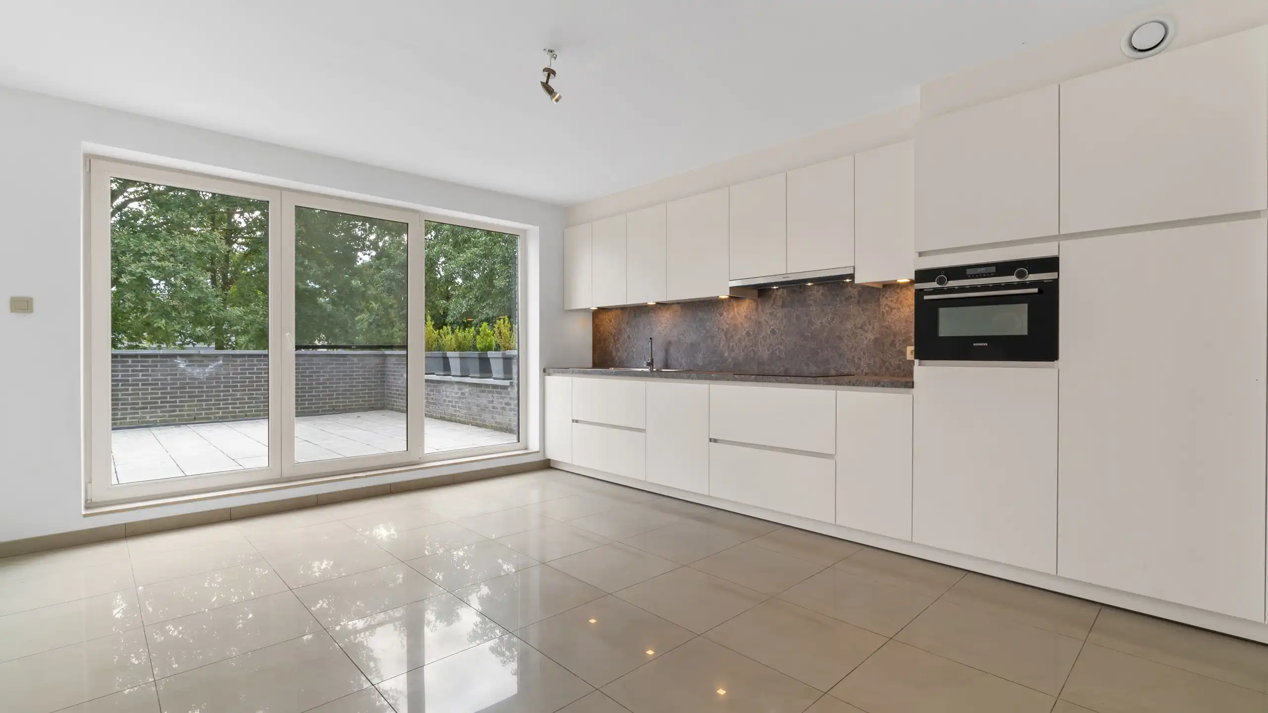 Vernieuwd appartement met 4 slaapkamers in Beringen foto 18