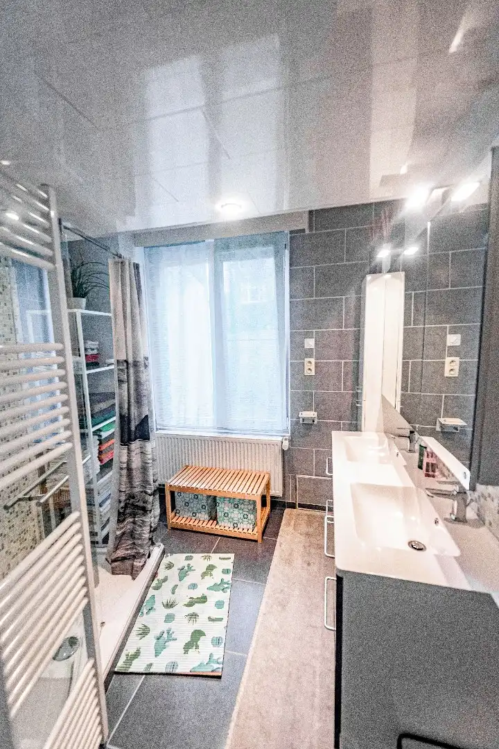 Ruim modern appartement met 3 slaapkamers en terras foto 8