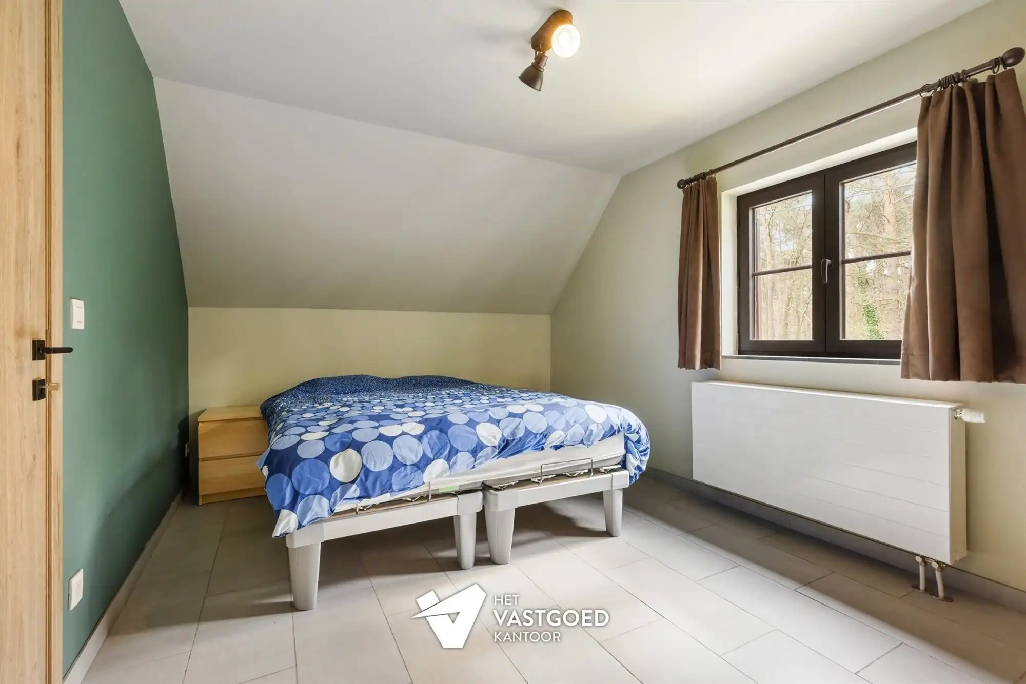 PERFECT ONDERHOUDEN WONING MET 6 SLAAPKAMERS EN WERKHUIS/GARAGE IN GROENE OMGEVING TE VIVERSEL foto 24
