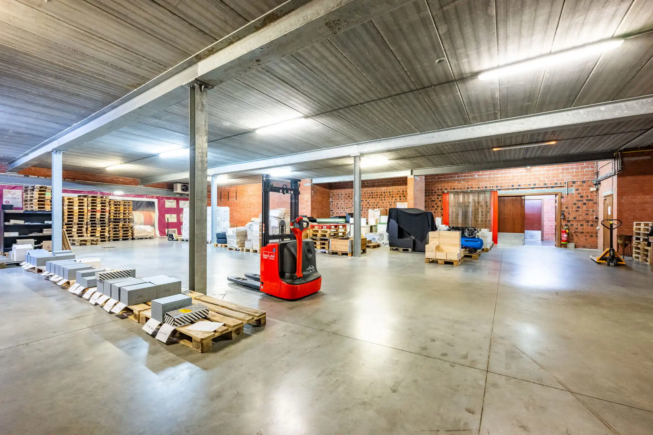 Commerciële ruimte te huur foto 18