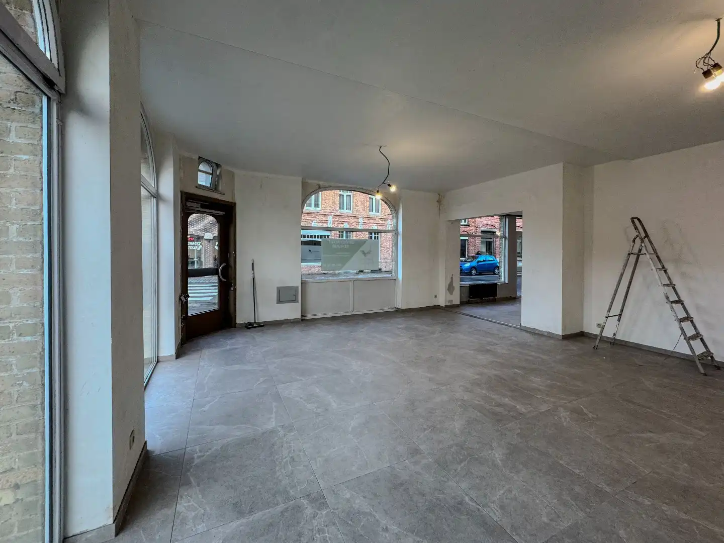 Handelsruimte (100m²) op commerciële toplocatie. foto 6