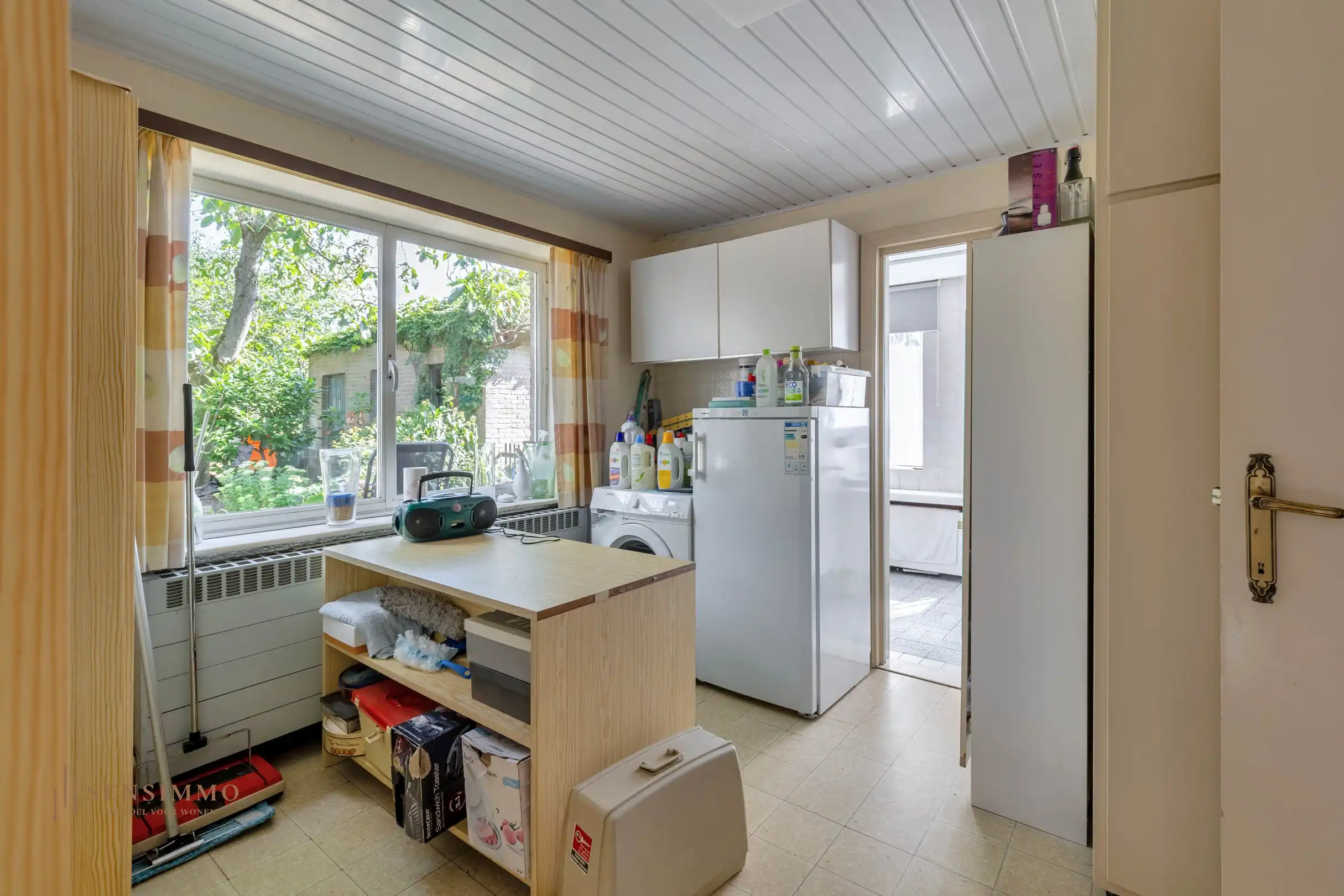 RUIME HALFOPEN WONING MET 4 SLAAPKAMERS OP RUSTIGE LIGGING foto 17