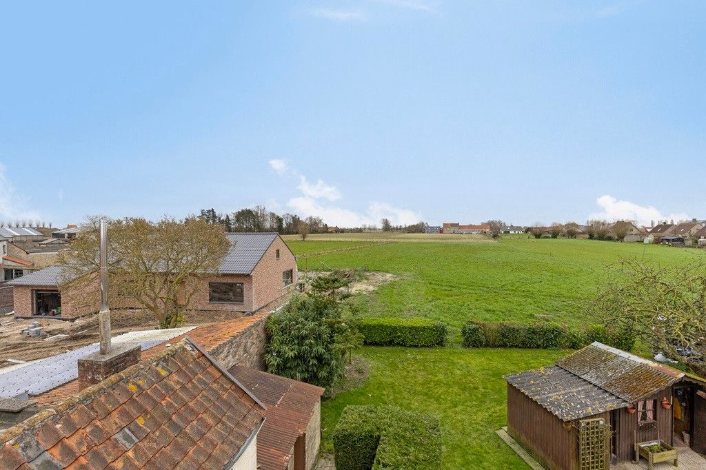 BUITENKANS! ALVERINGEM: Te renoveren/te slopen woonhuis "echt niet ver van de platse" met zongerichte tuin op 478m² grondoppervlakte. foto 16