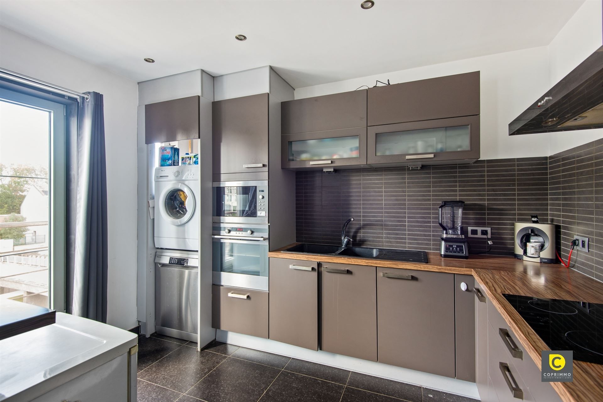 Ruim 2 slaapkamer app + autostaanplaats! foto 5