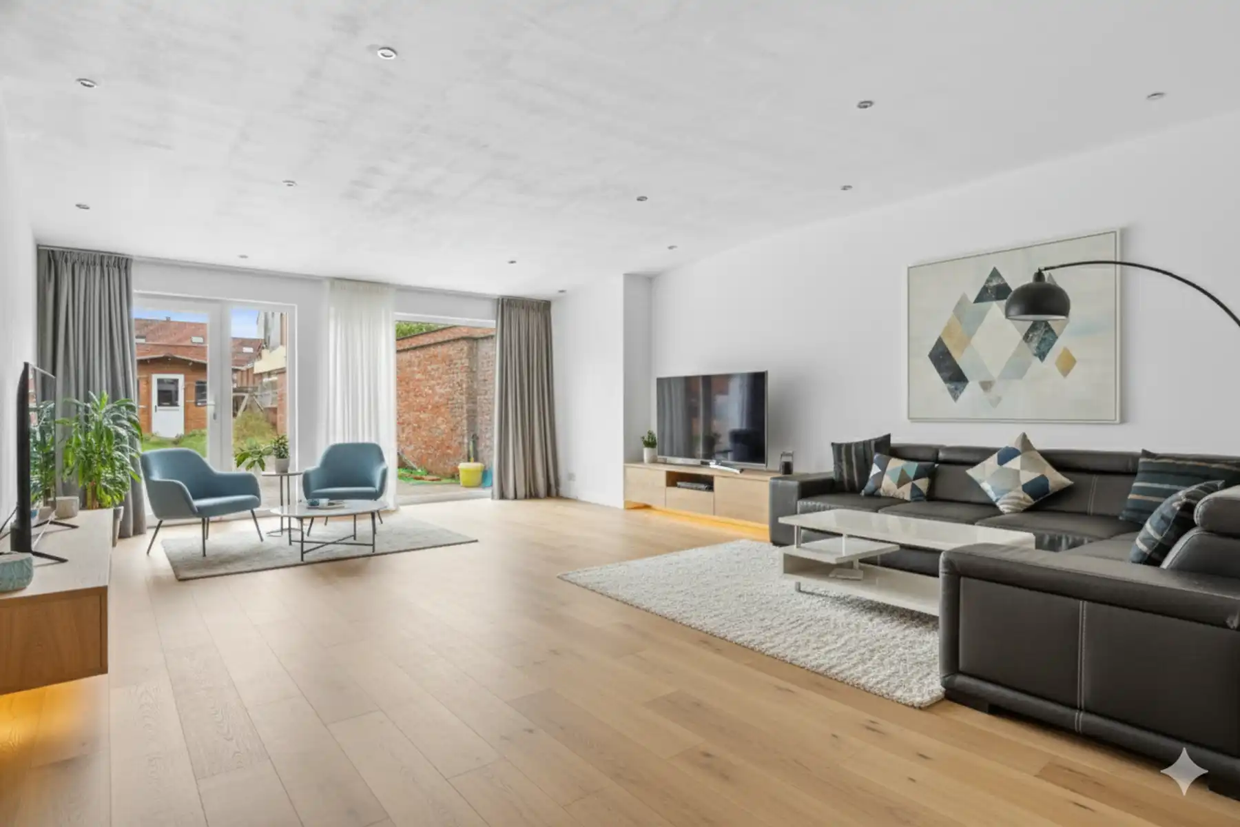 Ruime gezinswoning in hartje Sint-Niklaas foto 2