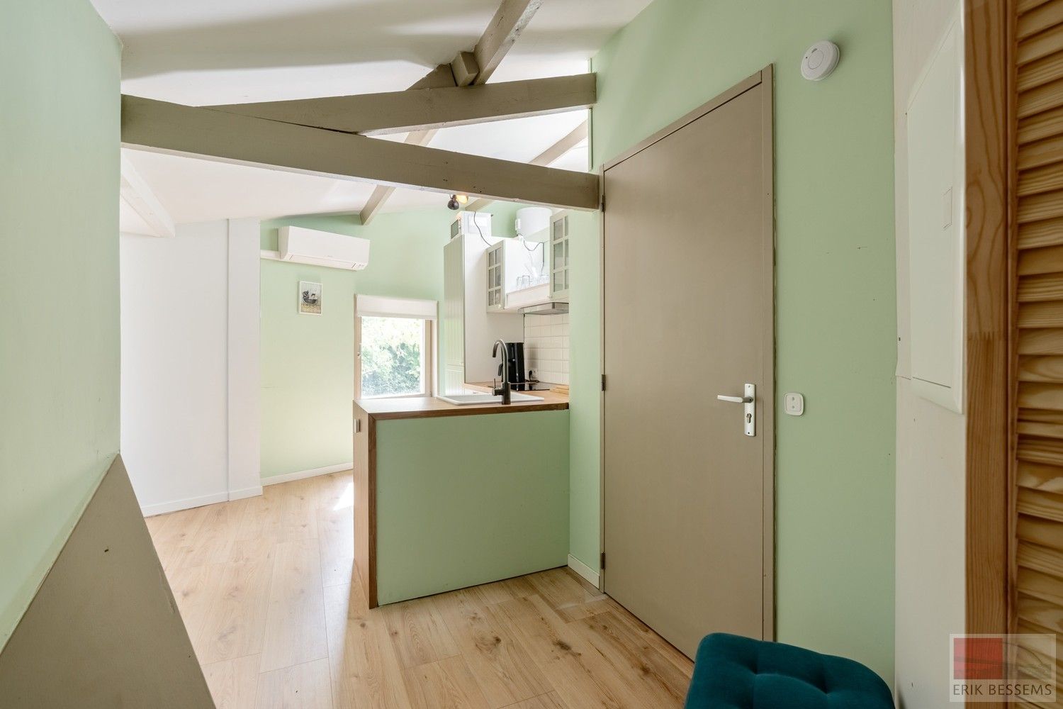 Gedeeltelijk gerenoveerde woning dat kan dienst doen als kangoeroe-woning. foto 13
